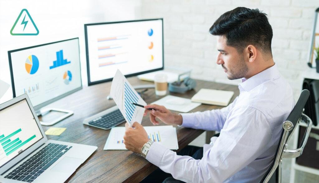 Empresario con costos energéticos